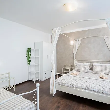 Gostinjska kuća Sandy Bay - Free Mountainbike -