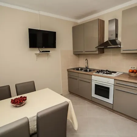 Sandy Bay - Free Mountainbike - Pjescana Uvala